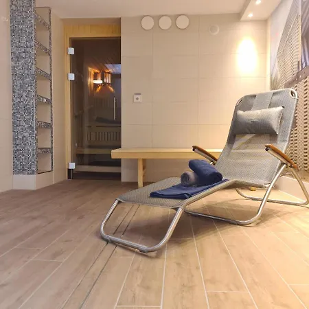 Terrassenhaus, 96 Apartment